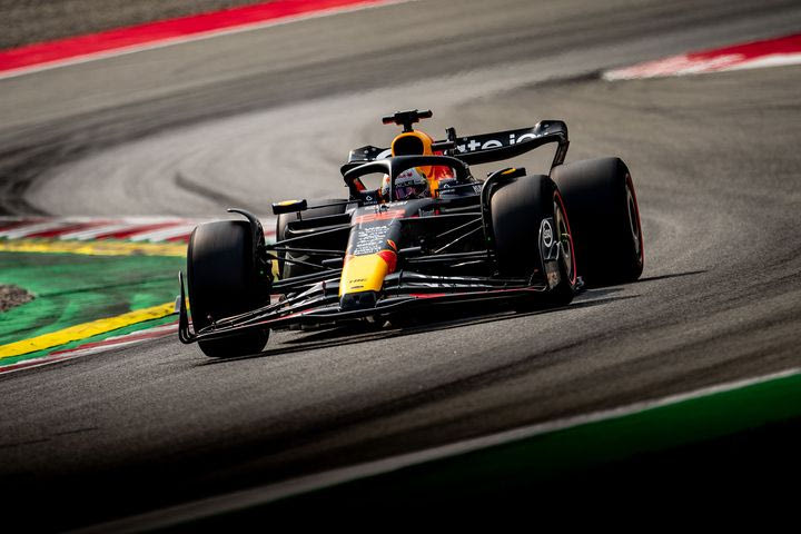 Τι μάθαμε για τα μονοθέσια του 2026 από τα υβρίδια των Red Bull, Mercedes στις δοκιμές της Βαρκελώνης