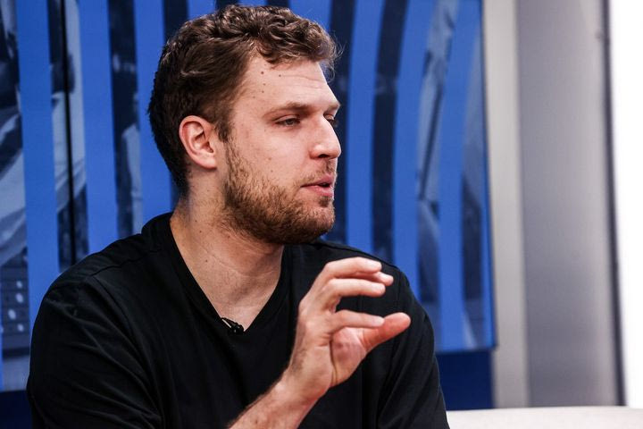 O Σάσα Βεζένκοβ στο SPORT24 για το βραβείο του MVP της EuroLeague: “Σίγουρα τσαντίζεσαι και λες το ήθελα, τo άξιζα εγώ, αλλά το άξιζε και ο Ναν”