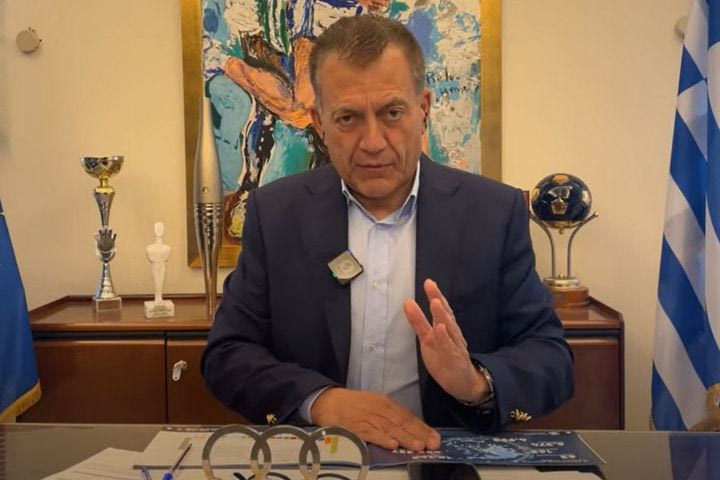 Ο Γιάννης Βρούτσης στο SPORT24: “Το πρωτάθλημα τελειώνει αύριο στις 3 στο γραφείο μου αν δεν έρθουν όλοι οι ιδιοκτήτες”
