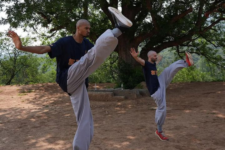 Ο Βικτόρ Γουεμπανιάμα έγινε Σαολίν, δέκα μέρες σιωπής, κουνγκ φου και διαλογισμού στην Κίνα!