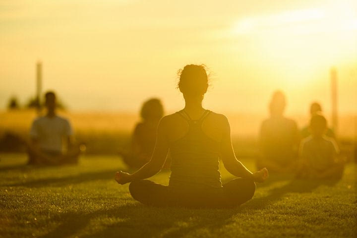 Yoga στο Νιάρχος: Το καλοκαίρι στην πόλη δεν ήταν ποτέ τόσο zen