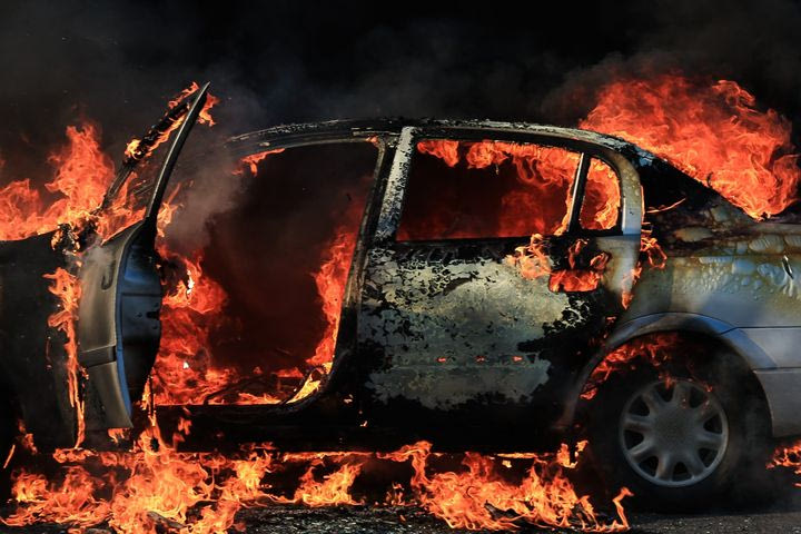 Πώς παίρνει φωτιά ένα αυτοκίνητο– Αυτές είναι οι 5 κυριότερες αιτίες