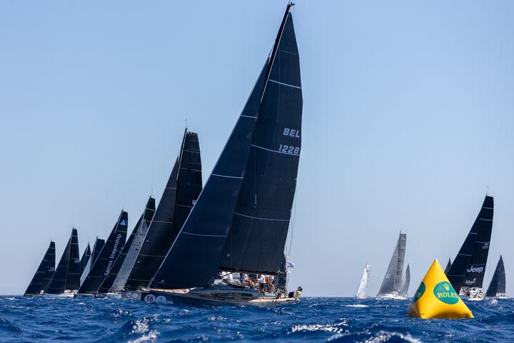 Εντυπωσιακή αρχή του AEGEAN 600 με 60 σκάφη από το Ναό του Ποσειδώνα