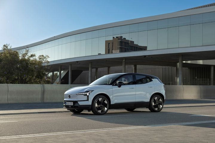 Τώρα το SUV EX30 από 29.900 ευρώ- Όφελος έως 10.000 ευρώ για όλα τα ηλεκτρικά Volvo