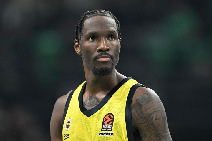 Η “βόμβα” έσκασε: Το NBA έκλεψε τον Νάιτζελ Χέιζ-Ντέιβις από την Φενέρμπαχτσε