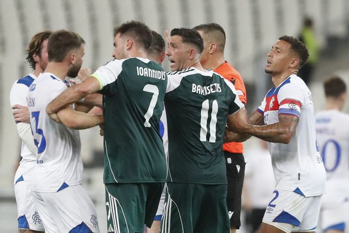 Ένταση στο τέλος του πρώτου μέρους με τον Μπακασέτα να συζητάει σε έντονο ύφος τον Ρόθγουελ για ένα χτύπημα στο πρόσωπο