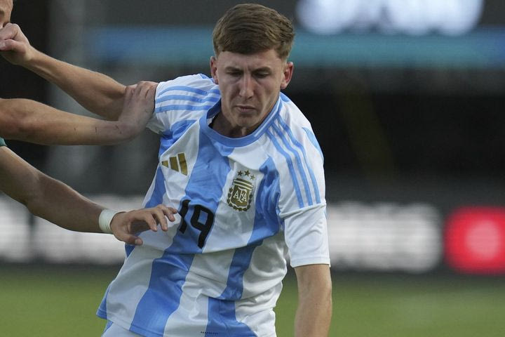 Ολυμπιακός: Ο Αντίνο, ο Πνευμονίδης και οι κρούσεις στη Γοδόι από ομάδες της Αργεντινής και της Βραζιλίας