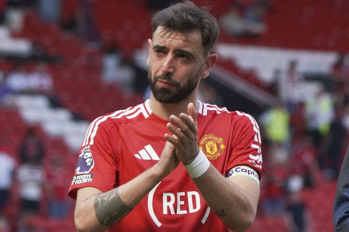 Μάντσεστερ Γιουνάιτεντ: Φερνάντες, Νταλότ και Αμορίμ αφήσαν στεφάνι στη μνήμη του Ζότα