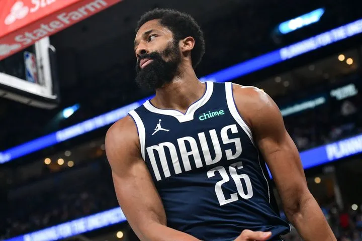 Στους Χόρνετς ο Ντινγουίντι