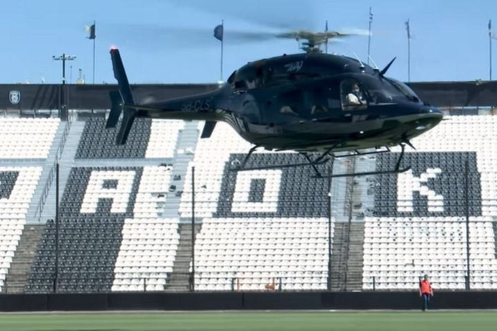 ΠΑΟΚ: Το VIDEO με τον Σαββίδη να προσγειώνεται με ελικόπτερο μέσα στον αγωνιστικό χώρο της Τούμπας