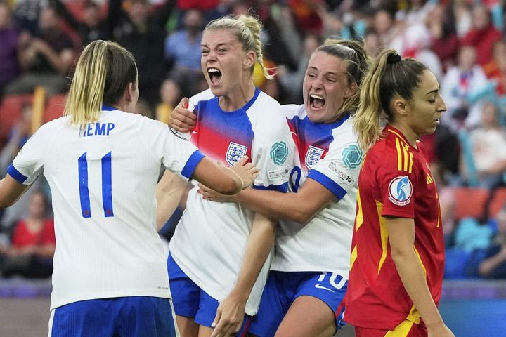 Αγγλία – Ισπανία 1-1 (3-1 πεν.): Πρωταθλήτριες Ευρώπης οι Λέαινες, λύγισαν τη Ρόχα στα πέναλτι με ηρωίδα τη Χάμπτον