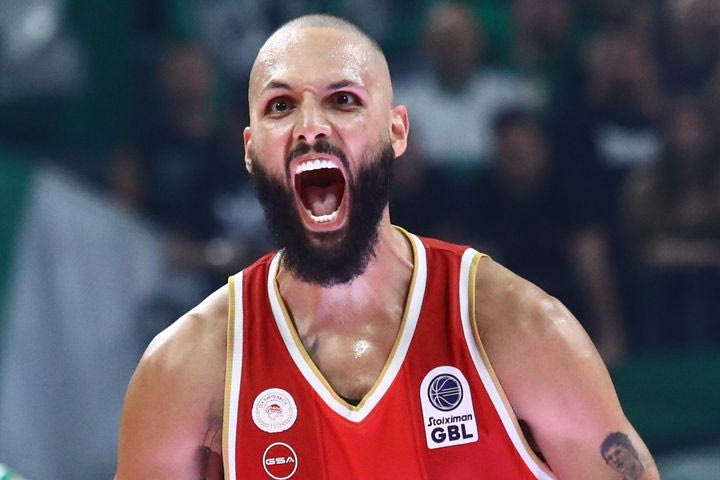 Ο Εβάν Φουρνιέ “απείλησε” τον Γιαννούλη Λαρεντζάκη με σφαλιάρα όπως του Γιάννη Αντετοκούνμπο: “Αν δεν ακούς όσα σου λέω την επόμενη σεζόν, αυτό θα συμβεί”