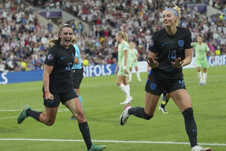 Αγγλία – Ιταλία 2-1: Οι λέαινες έκαναν την ανατροπή χτυπώντας στο φινάλε και πάνε να υπερασπιστούν τον τίτλο τους στον τελικό του Euro