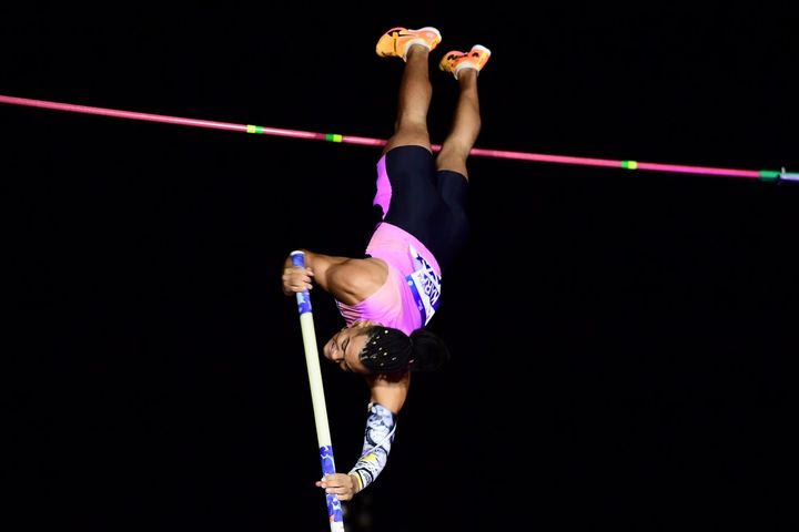 Σπουδαίος Εμμανουήλ Καραλής: Ξεπέρασε με τη δεύτερη τα έξι μέτρα και έκανε την τέταρτη καλύτερη φετινή επίδοση στον κόσμο