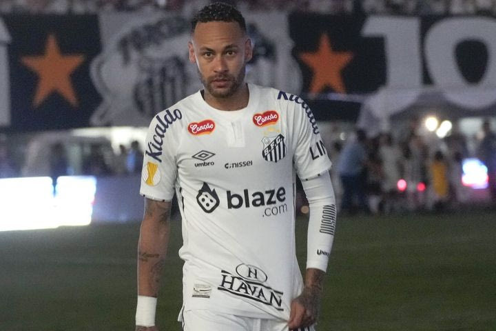 Ο Νεϊμάρ είναι σε συζητήσεις με τη Μαρσέιγ που προσπαθεί να τον επαναφέρει στη Γαλλία