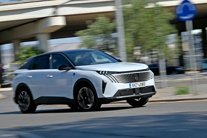 Δοκιμή του υβριδικού SUV Peugeot 3008 των 145 ίππων στη σπορτίφ έκδοση GT