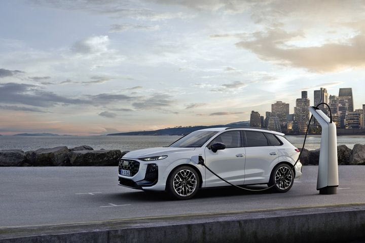 Αυτό είναι το νέο Q3 e-hybrid- Μάθε όλα όσα πρέπει να ξέρεις για τη νέα γενιά του δημοφιλούς SUV της Audi