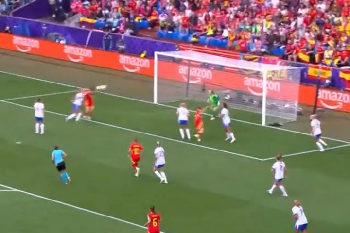 Η Ισπανία έκανε το 1-0 στον τελικό του Euro με δυνατή κεφαλιά της Καλντεντέι