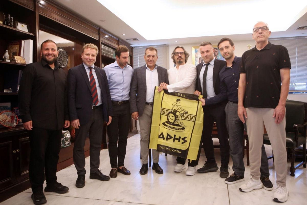 Γιάννης Βρούτσης