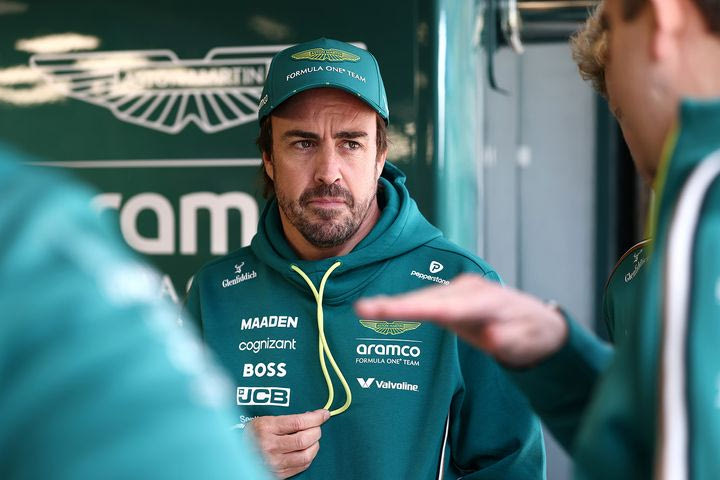 Αλόνσο: “Ο Νιούι είναι απόλυτα αφοσιωμένος στο 2026”