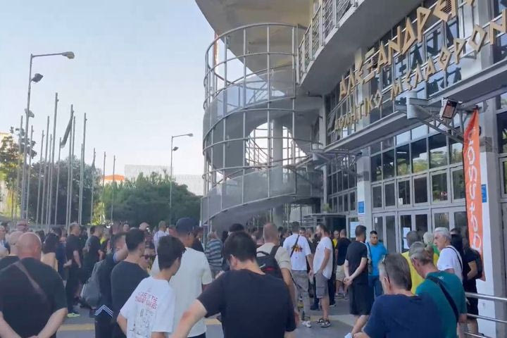 Άρης, Σιάο: Κόσμος των κιτρινόμαυρων συγκεντρώθηκε στο Αλεξάνδρειο πριν από την Γενική Συνέλευση του Α.Σ.