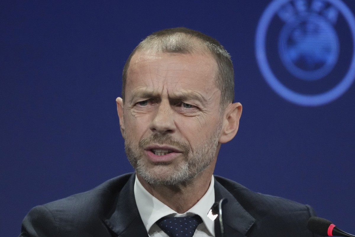 Ευθεία επίθεση της UEFA στον Ινφαντίνο: "Αμφιλεγόμενη, παρασκηνιακή και αδιαφανής η συμφωνία που επινόησε, η σημερινή ηγεσία της FIFA έχει χάσει την εμπιστοσύνη μας"                                          Ευθεία επίθεση της UEFA στον Ινφαντίνο: "Αμφιλεγόμενη, παρασκηνιακή και αδιαφανής η συμφωνία που επινόησε, η σημερινή ηγεσία της FIFA έχει χάσει την εμπιστοσύνη μας"