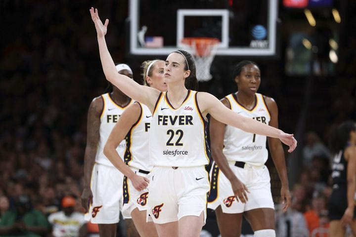 WNBA: Οι Ιντιάνα Φίβερ πέρασαν από τη Βοστώνη με πολυδιάστατη Κλαρκ και λάμψη Χάουαρντ, επιβλητική νίκη για το Λος Άντζελες