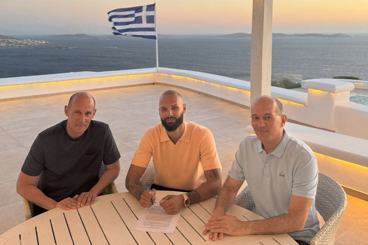 Ο Εβάν Φουρνιέ με τον Παναγιώτη και τον Γιώργο Αγγελόπουλο