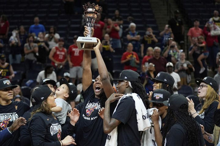 WNBA: Οι Ιντιάνα Φίβερ κατέκτησαν το Commissioner’s Cup, δεν αγωνίστηκε η Κέιτλιν Κλαρκ