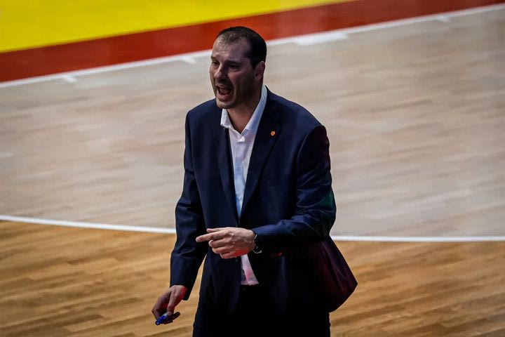 Ο Μιχάλης Κακιούζης στην Πρίστινα