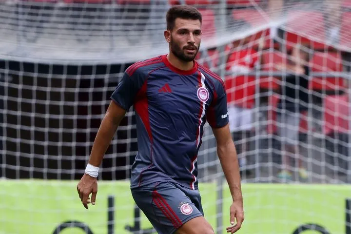 Γυαλίζει το μάτι και του Καλογερόπουλου, ανεξάντλητα τα όπλα του Μεντιλίμπαρ