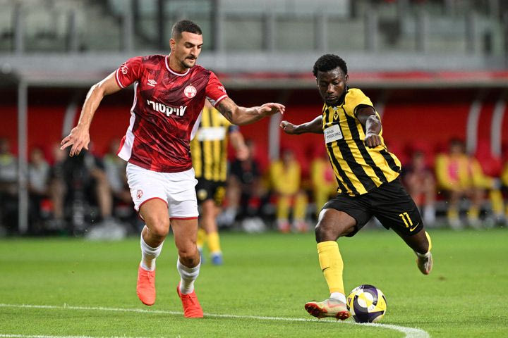 Το δυνατό σουτ του Κοϊτά που απέκρουσε ο Ελιάσι