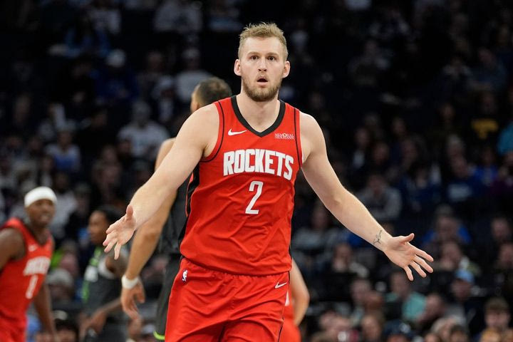 Παραμένει στο NBA ο Λάνταλ