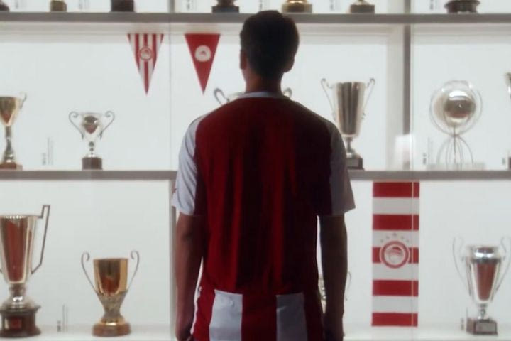 To preview της νέας φανέλα του Ολυμπιακού