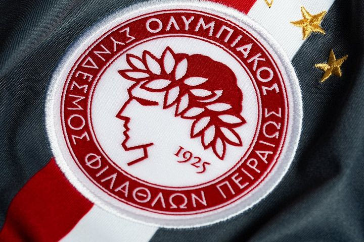 Ολυμπιακός: Οι ερυθρόλευκοι αποκάλυψαν την τρίτη τους εμφάνιση για τη φετινή σεζόν