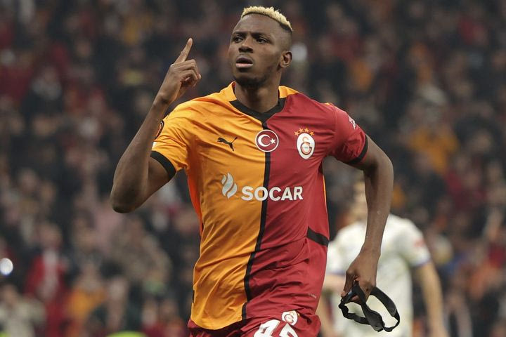 Γαλατάσαραϊ: Κλείνει με 75 εκατ. ευρώ και ποσοστό μεταπώλησης το deal με την Νάπολι για τον Όσιμεν