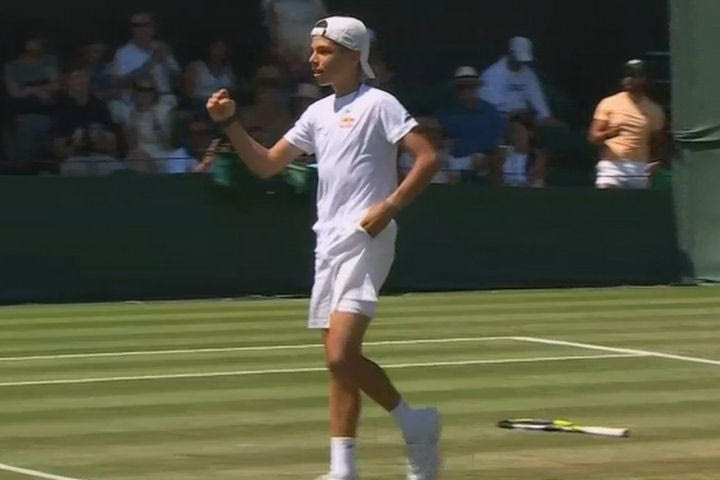 LIVE η μάχη του Παγώνη στον τελικό του Wimbledon U14 απέναντι στον Φράιταγκ
