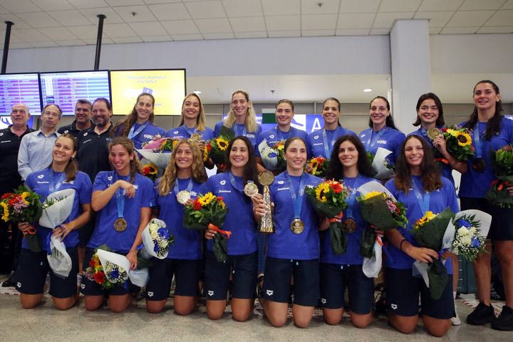 Εθνική ομάδα πόλο γυναικών: Επέστρεψαν στην Ελλάδα τα χρυσά κορίτσια του πόλο