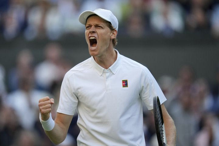 Wimbledon: O Σίνερ κατατρόπωσε τον Τζόκοβιτς και έκλεισε ραντεβού με τον Αλκαράθ στον τελικό