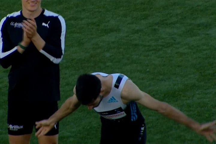 Ο Μίλτος Τεντόγλου αποθεώθηκε στα Δρόμεια 2025 και υποκλίθηκε στον κόσμο