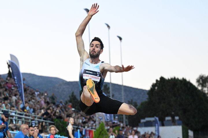 Ο Μίλτος Τεντόγλου