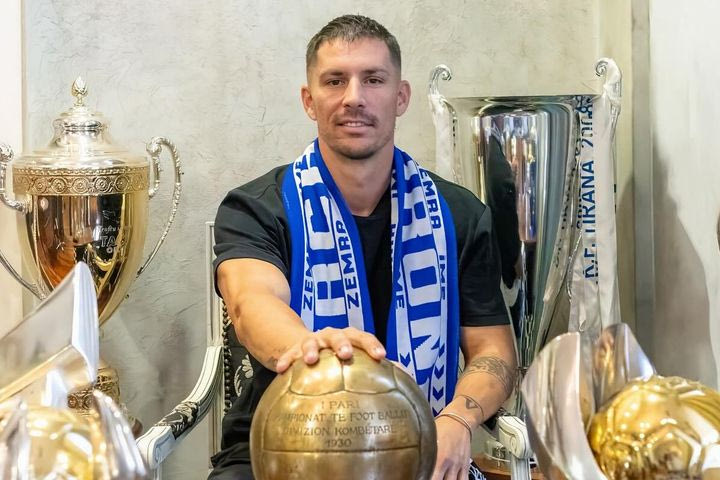 Ο Γιώργος Βαλεριάνος υπέγραψε στα Τίρανα