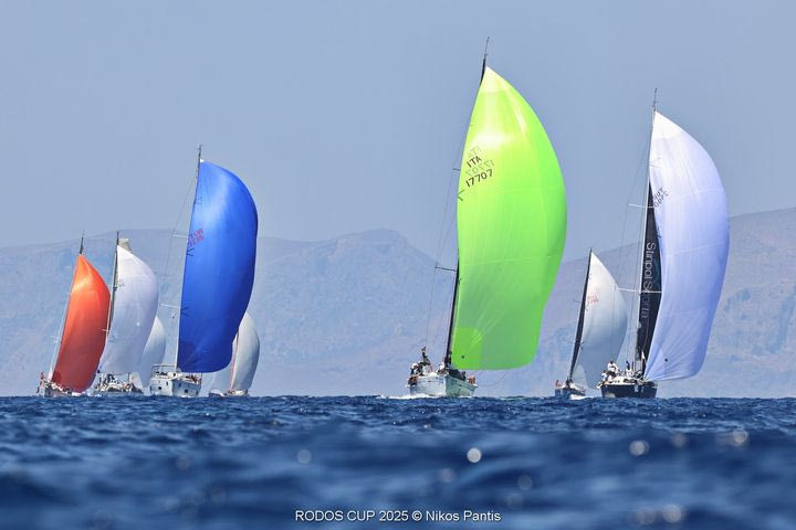 Το Rodos Cup 2025 άνοιξε πανιά με 40 σκάφη από 9 χώρες (vid)