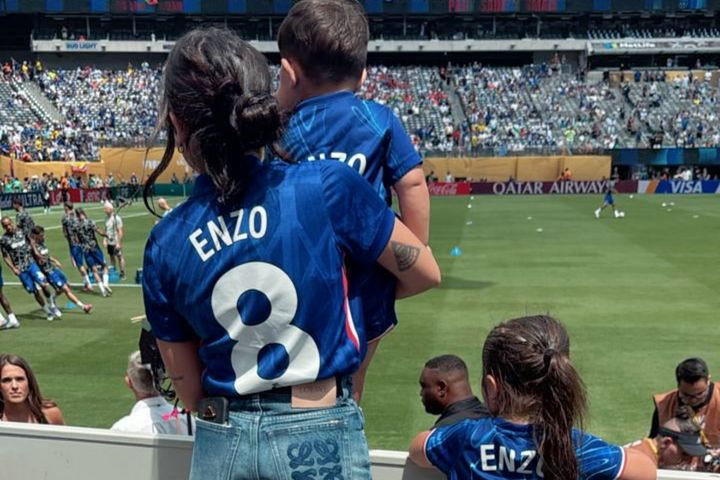 Η σύντροφος του Έντσο Φερνάντες έκλεψε την παράσταση στους πανηγυρισμούς της Τσέλσι στο Νιου Τζέρσεϊ