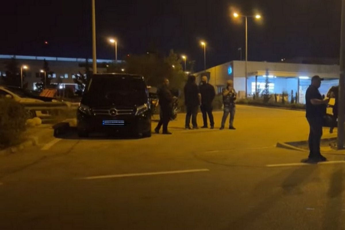 Το van που θα παραλάβει τον Γιόνας Βαλαντσιούνας