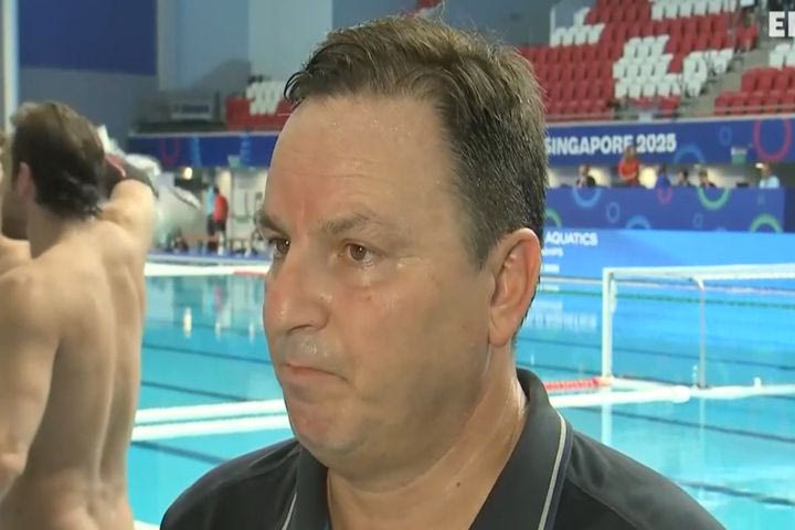 “Εσπασε” μπροστά στην κάμερα της ΕΡΤ ο προπονητής της Εθνικής Θοδωρής Βλάχος