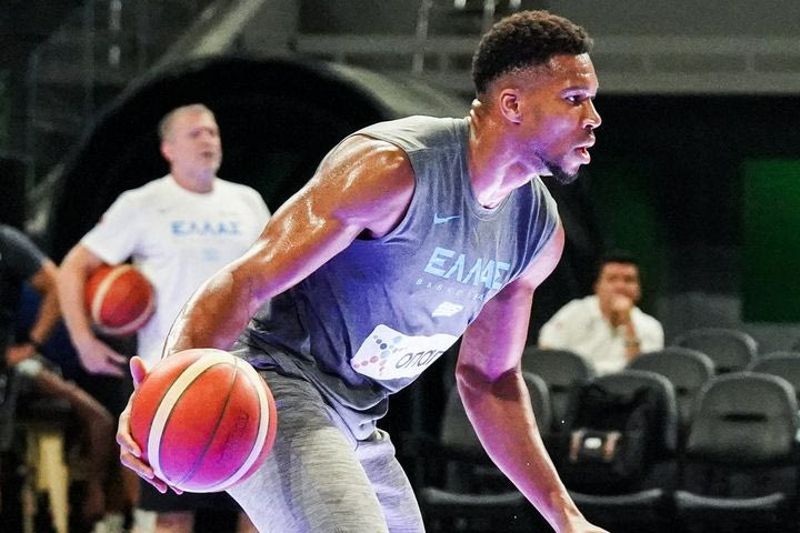 Η ΕΟΚ επιβεβαίωσε το ρεπορτάζ του SPORT24: Μέσα για Λετονία ο Αντετοκούνμπο, πλήρης η Εθνική εν όψει Ακρόπολις