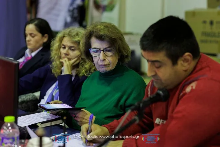 “Θα είσαι για πάντα η κυρία Σοφία της Άρσης Βαρών”: Το συγκινητικό μήνυμα για μία εργαζόμενη που σταματά μετά 47 χρόνια