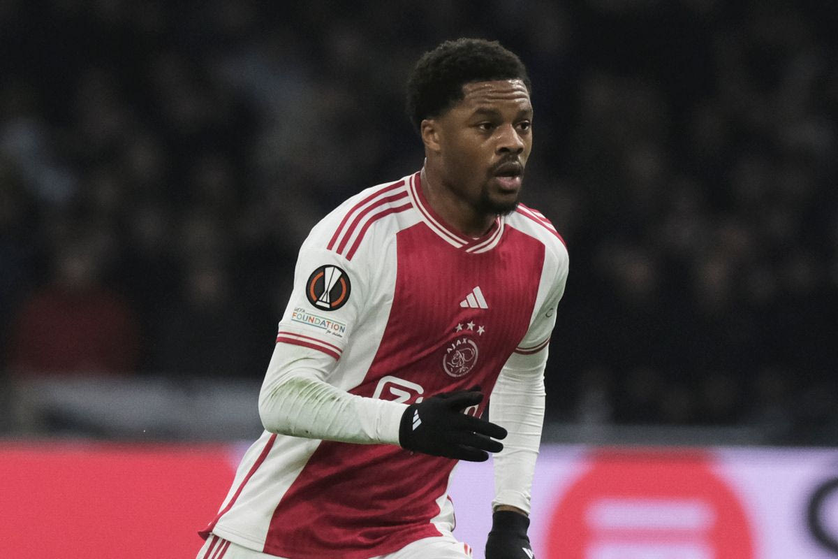 Ο Τσούμπα Άκμπομ