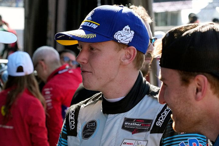 Άσχημος τραυματισμός οδηγού του NASCAR καθώς πανηγύριζε τη νίκη του -Δείτε το VIDEO